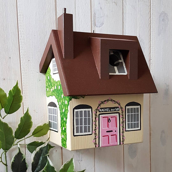 Personalised Cottage Bird Box - Lindleywood