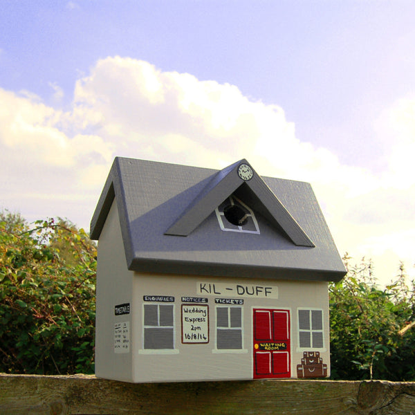 Personalised Train Station Bird Box - Lindleywood